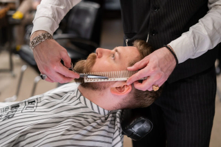 Rruajtje me brisk, frymëzim për shërbimet e Icon Barber Studio